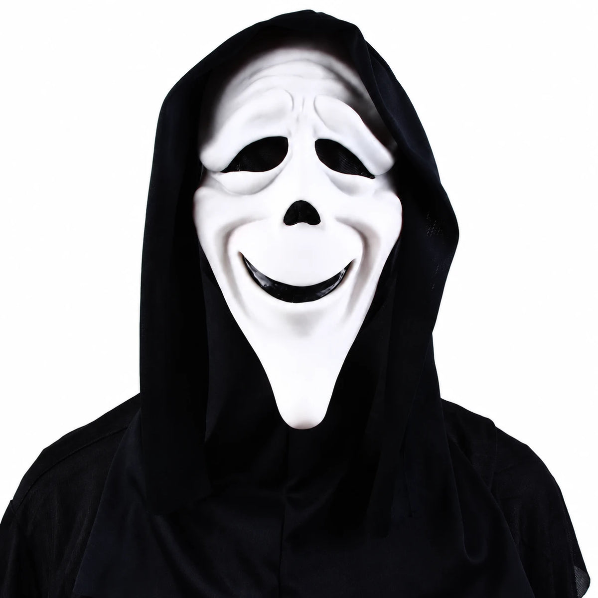 Masque de fantôme blanc souriant avec capuche noire, sur fond blanc.