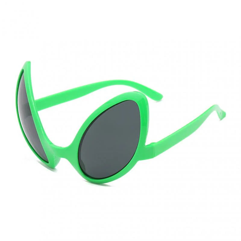 Lunettes extraterrestres vertes avec verres foncés.