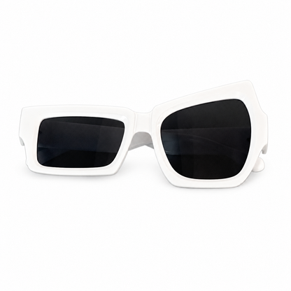 Lunettes fantaisie asymétriques blanches, vue de face.